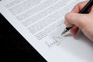 document-hand-pen